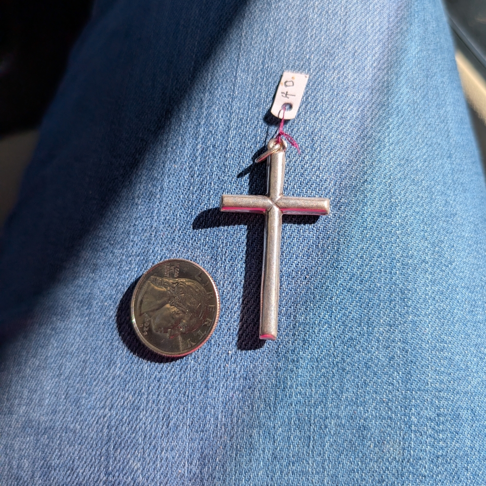 Elegant Silver Cross - Picture 3 of 3